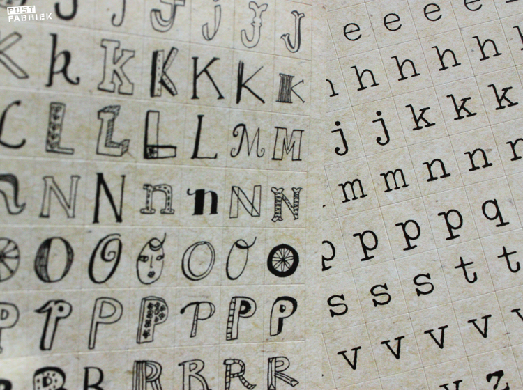 Alfabetstickers in twee verschillende lettertypes uit Flow Book for Paper Lovers