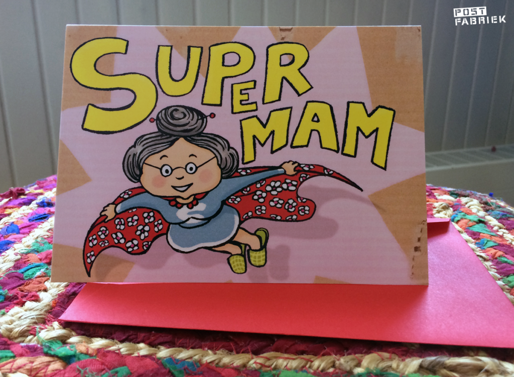 Mijn moeder verras ik met een kaartje van deze supermoeder én oma