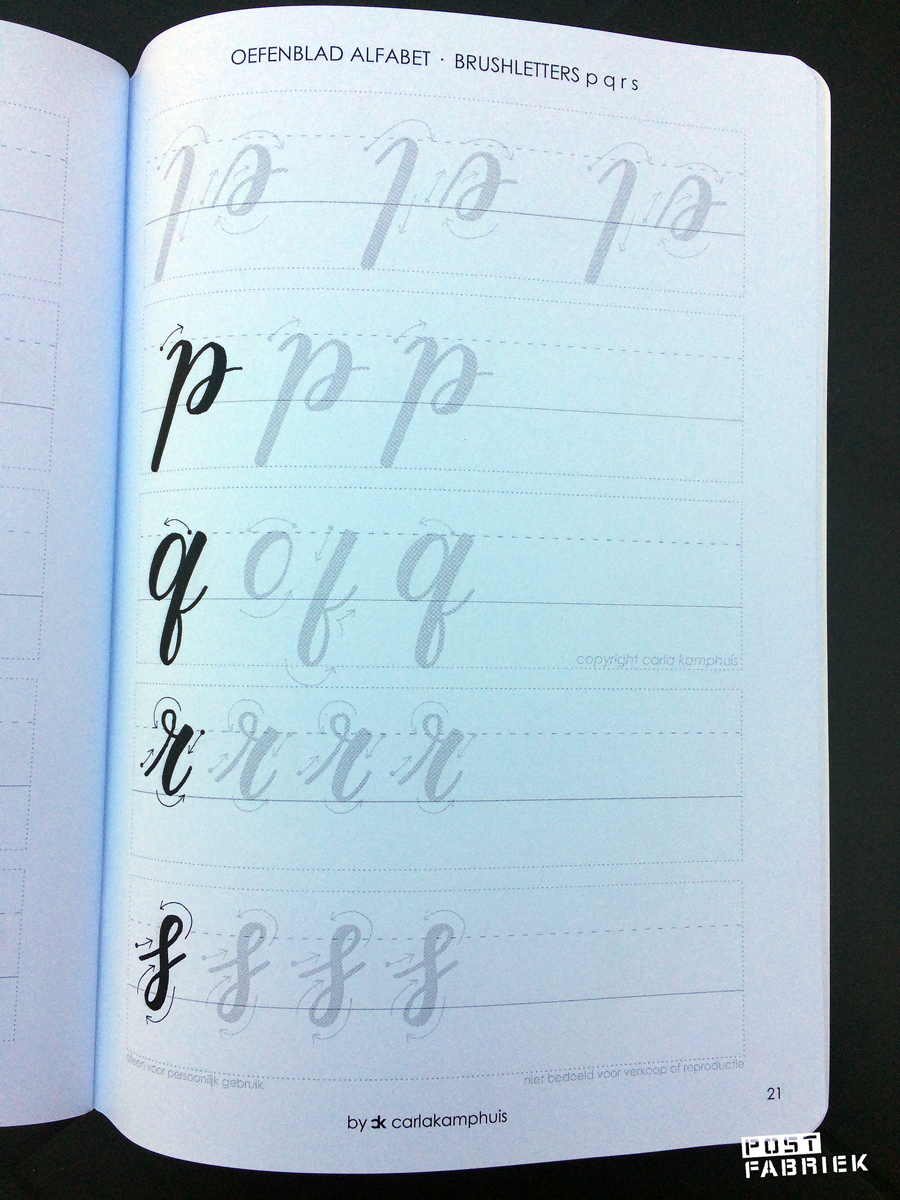 Per letter oefenen hoe je deze schrijft met een brush pen