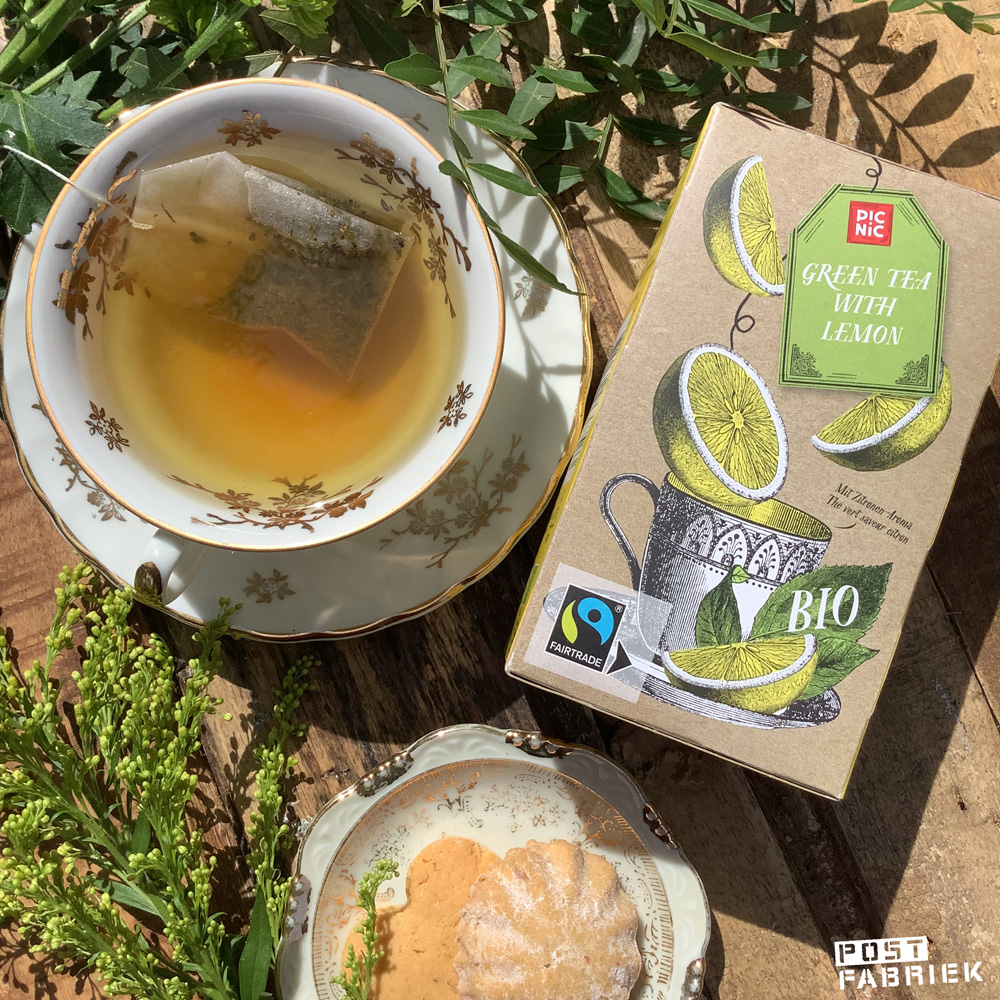 Biologische groene thee met citroen van Picnic in een mooi doosje.